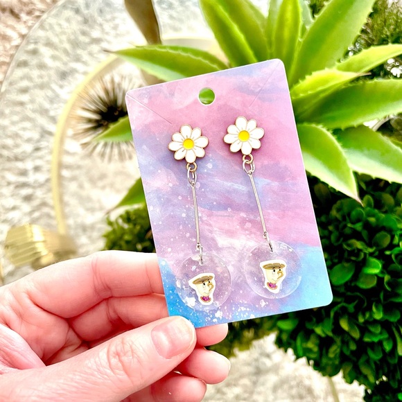 Chip Dangle Earrings - Picture 3 of 4